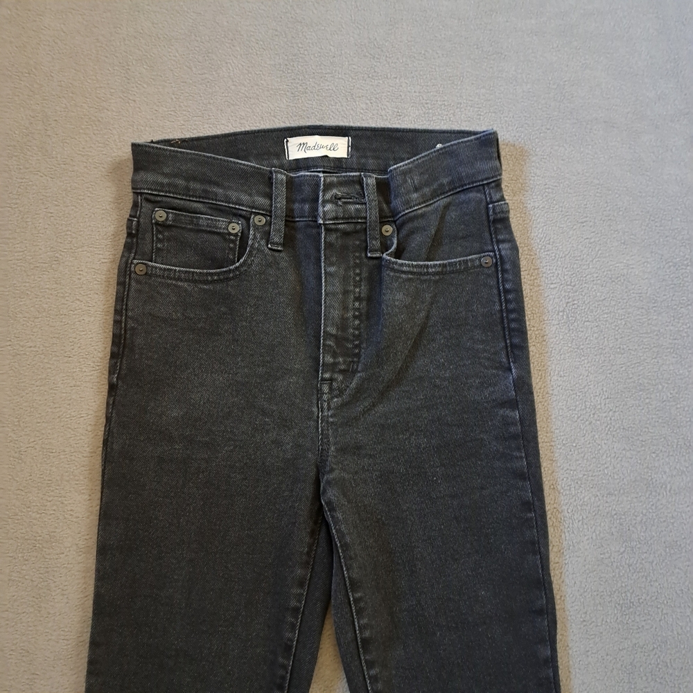 Madewell Black Cropped Frayed-Hem Jeans - Picture 2 of 13